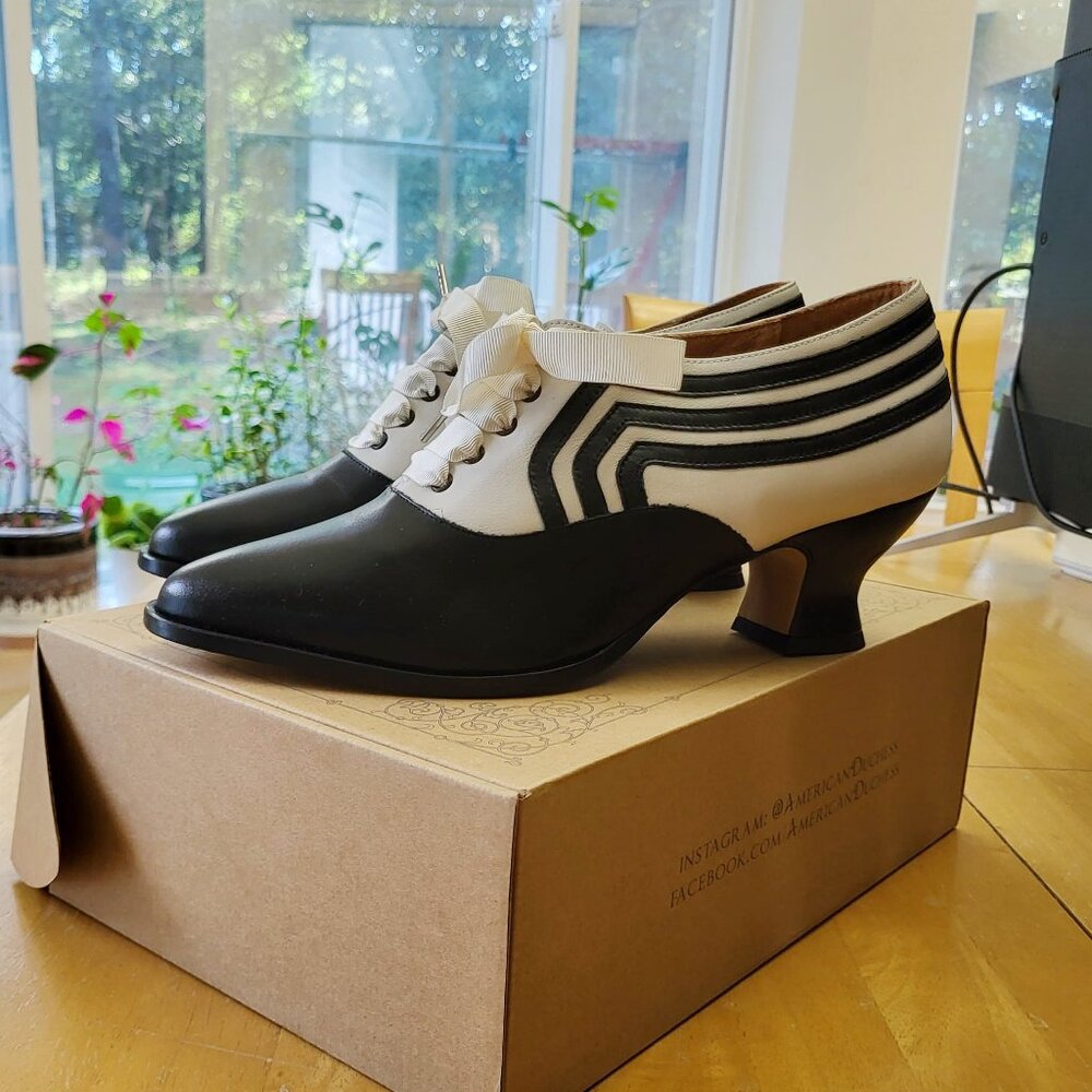 NEW American Duchess Bernadette Edwardian Oxfords Black/Ivory Size 10 /9.5 Shoes